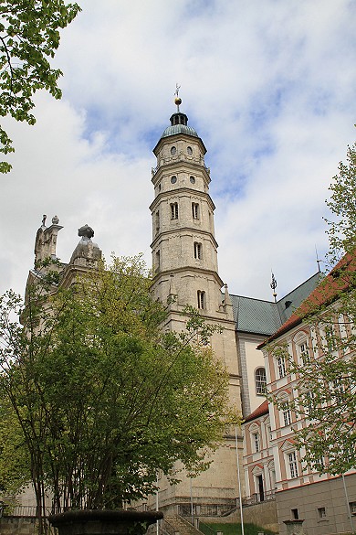 beeindruckend das Benediktinerkloster Neresheim samt Abtei
