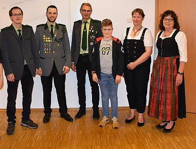 Meister und Pokalsieger: Ralf Cesinger, Sebastian Frey, Michael Leis, Felix Feirer, Sabine Wagner und Helga Heller.